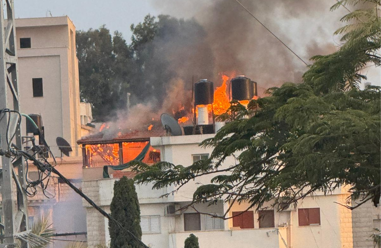 طواقم الإطفاء تهرع لإخماد حريق شبّ في منزل بمدينة كفر قاسم